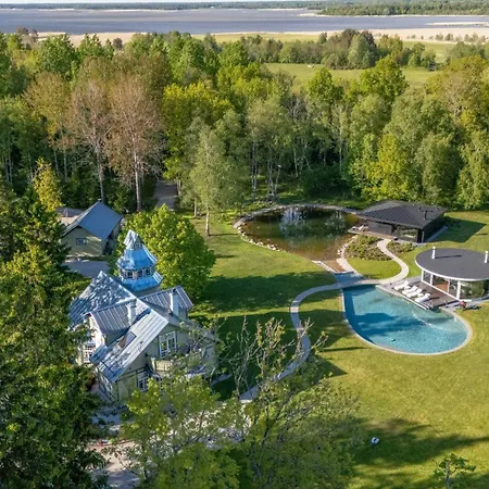 Villa Silma Retreat Hunting Castle *