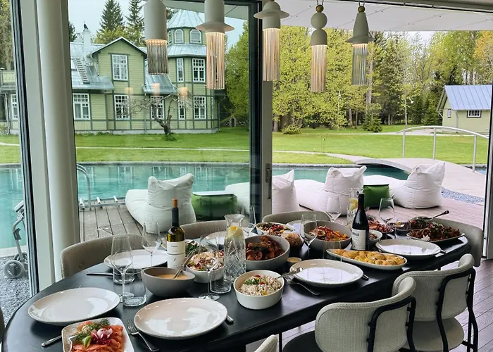 Willa Silma Retreat Hunting Castle Herjava